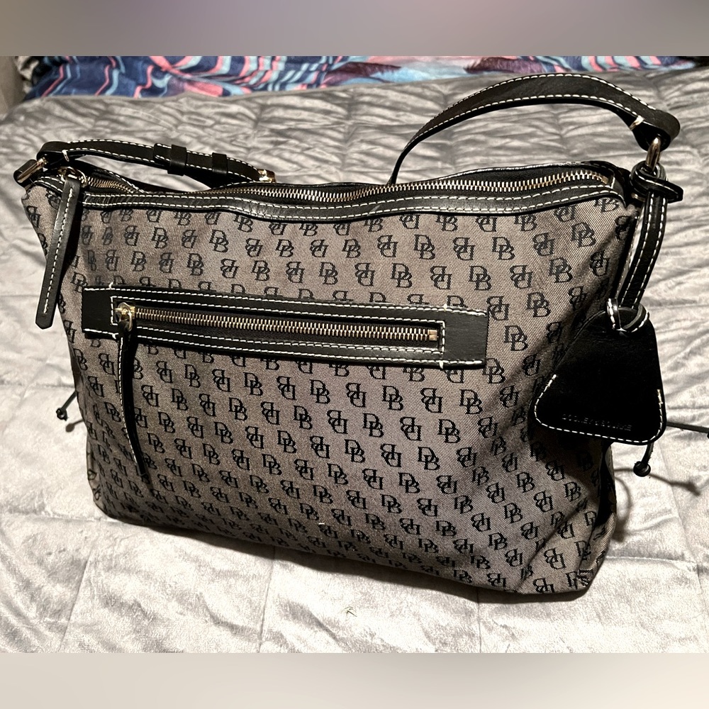 Large Dooney & Bourke Signature Print Grey Shoulder Bag. NWOT.